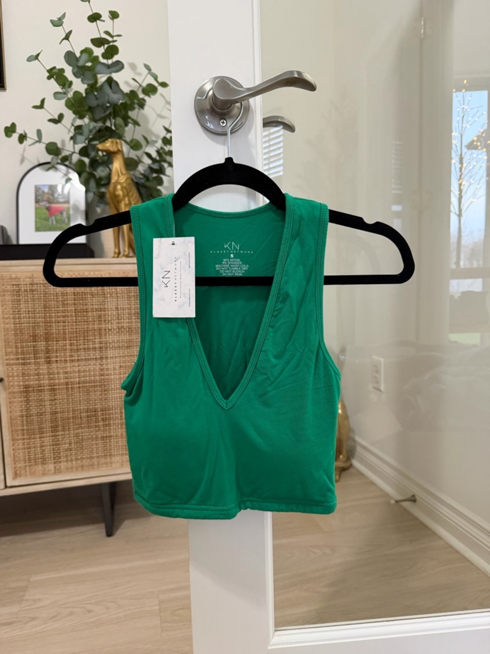 NWT Klassy Network Emerald V-Neck Cropped Tank